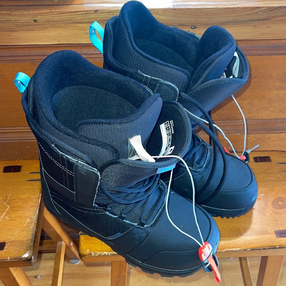 Burton Invader Snowboard Boot- BRAND NEW